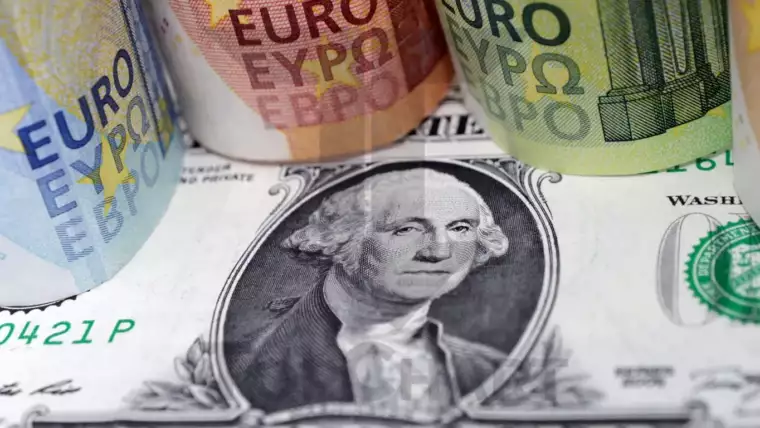 رشد یورو به بالاترین سطح هفته اخیر؛ دلار زیر فشار تعرفه‌ها