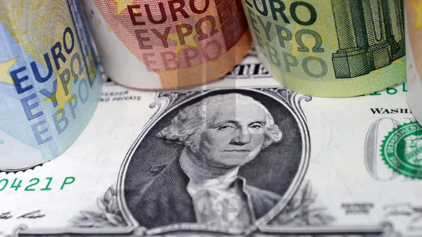 رشد یورو به بالاترین سطح هفته اخیر؛ دلار زیر فشار تعرفه‌ها